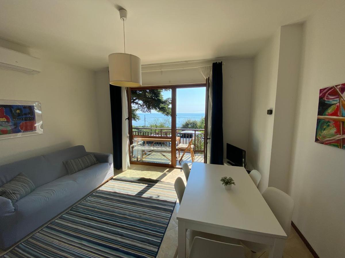 Apartment With Terrace And Garden With A Sea View Sistiana Exterior photo
